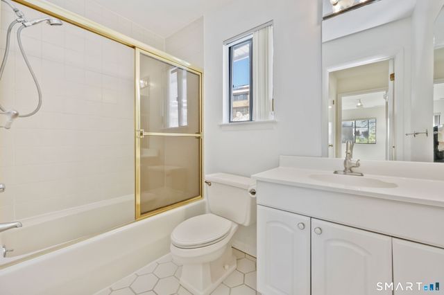 2437 Bedford Street C11, Stamford, CT 06905