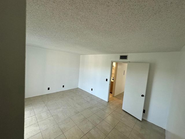 555 Purdy Lane 306, Palm Springs, FL 33461