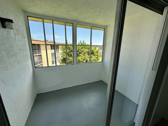 555 Purdy Lane 306, Palm Springs, FL 33461