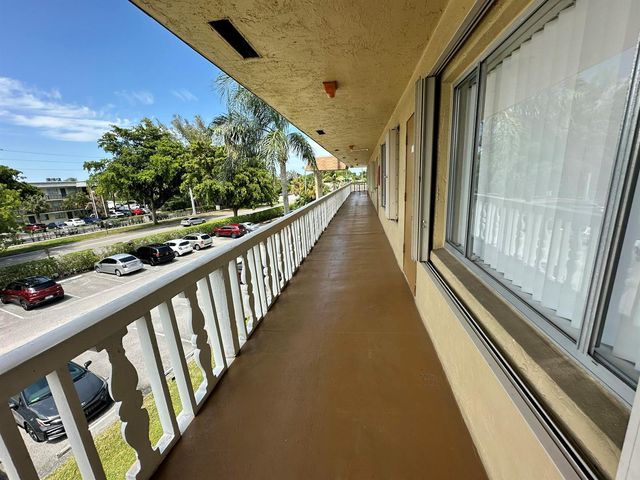 555 Purdy Lane 306, Palm Springs, FL 33461