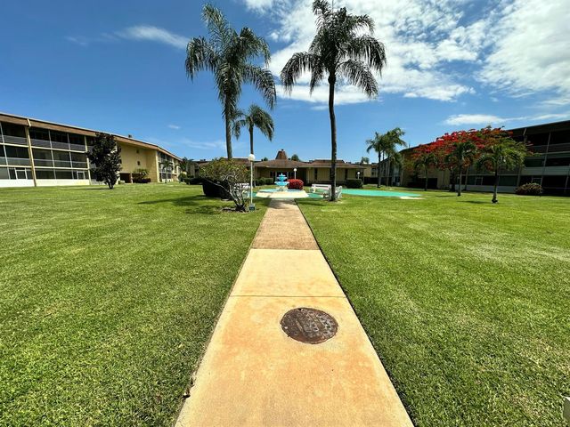 555 Purdy Lane 306, Palm Springs, FL 33461