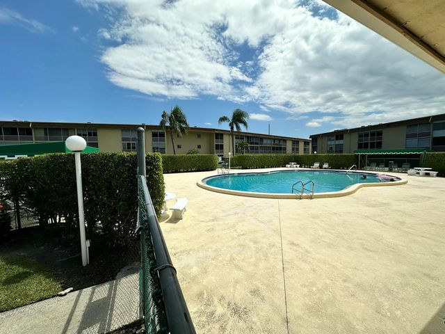 555 Purdy Lane 306, Palm Springs, FL 33461