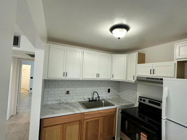 555 Purdy Lane 306, Palm Springs, FL 33461
