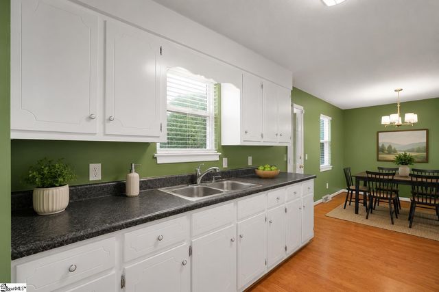 18 Genesis Court, Greenville, SC 29601