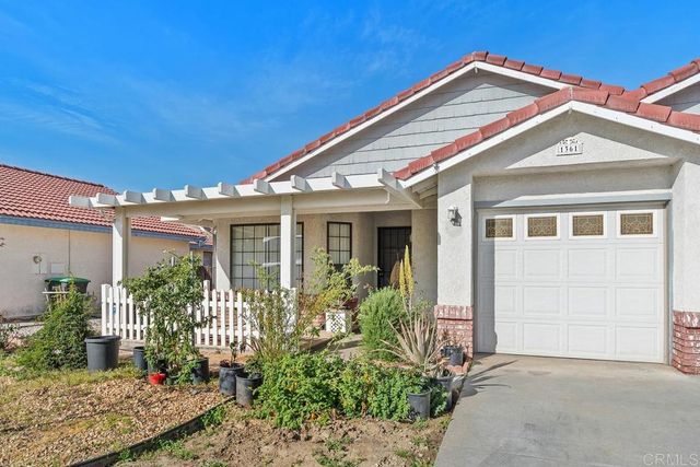 1361 S Palm Avenue, Hemet, CA 92543