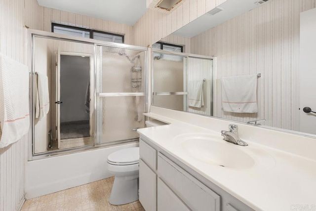 1361 S Palm Avenue, Hemet, CA 92543