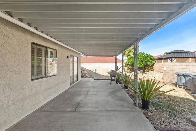 1361 S Palm Avenue, Hemet, CA 92543