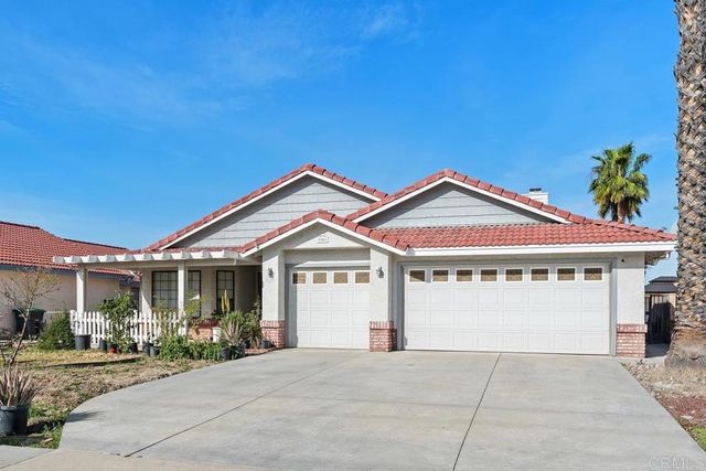 1361 S Palm Avenue, Hemet, CA 92543
