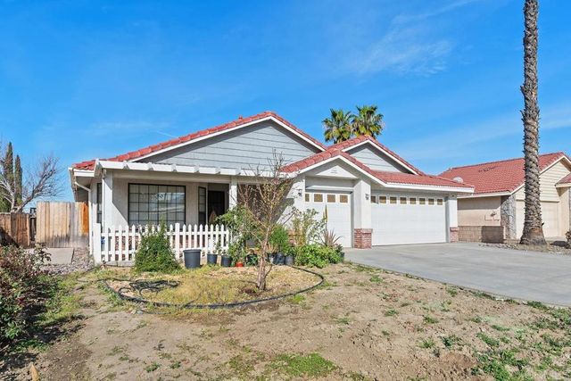 1361 S Palm Avenue, Hemet, CA 92543