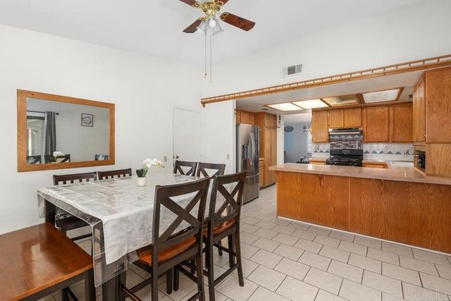 1361 S Palm Avenue, Hemet, CA 92543