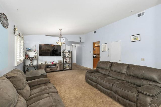 1361 S Palm Avenue, Hemet, CA 92543