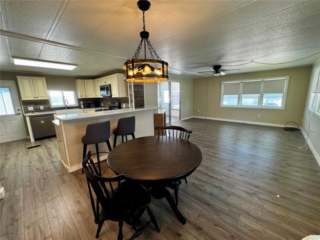 5619 BAYSHORE ROAD 120, Palmetto, FL 34221