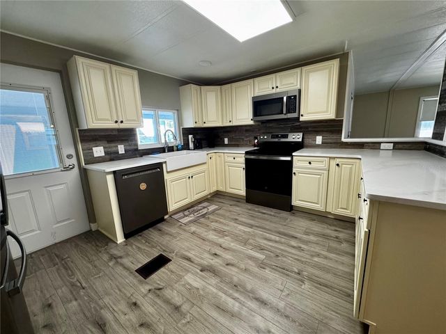 5619 BAYSHORE ROAD 120, Palmetto, FL 34221