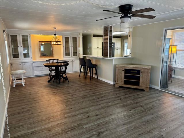 5619 BAYSHORE ROAD 120, Palmetto, FL 34221