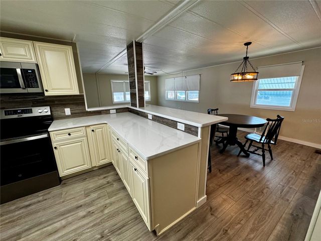 5619 BAYSHORE ROAD 120, Palmetto, FL 34221