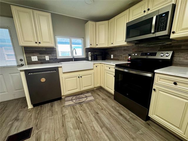 5619 BAYSHORE ROAD 120, Palmetto, FL 34221