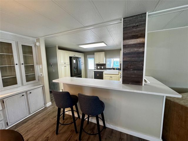 5619 BAYSHORE ROAD 120, Palmetto, FL 34221