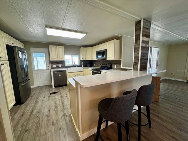 5619 BAYSHORE ROAD 120, Palmetto, FL 34221