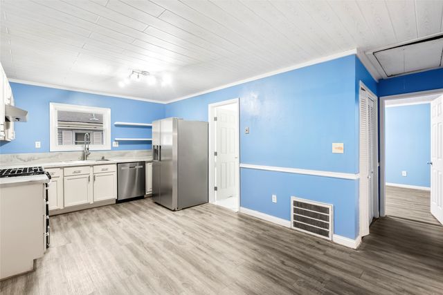 1313 Euclid Avenue, Des Moines, IA 50313