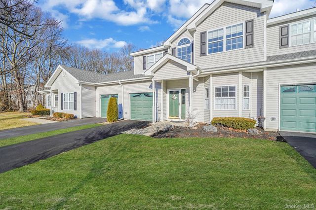 115 Willow Wood Drive, Oakdale, NY 11769