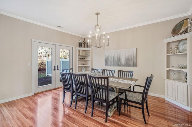 115 Willow Wood Drive, Oakdale, NY 11769