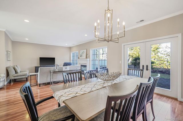 115 Willow Wood Drive, Oakdale, NY 11769