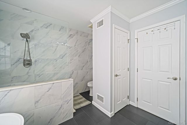 115 Willow Wood Drive, Oakdale, NY 11769