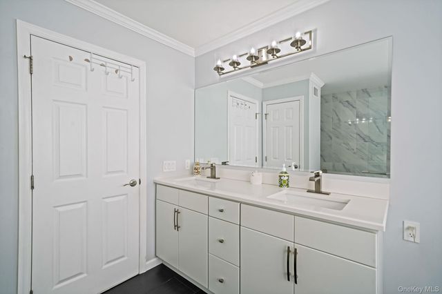 115 Willow Wood Drive, Oakdale, NY 11769