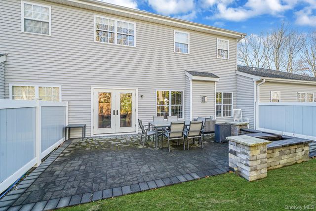 115 Willow Wood Drive, Oakdale, NY 11769