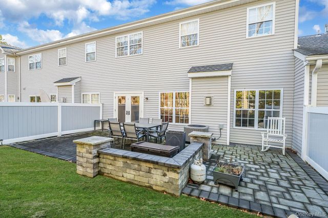 115 Willow Wood Drive, Oakdale, NY 11769