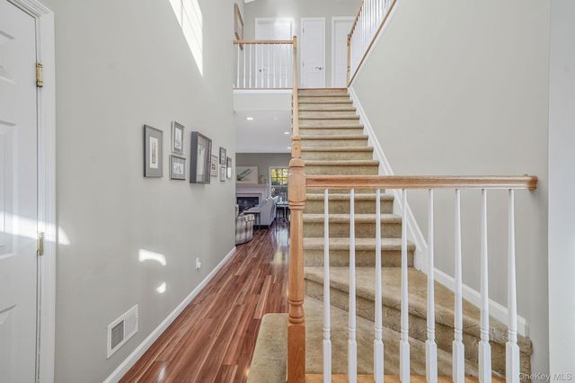 115 Willow Wood Drive, Oakdale, NY 11769