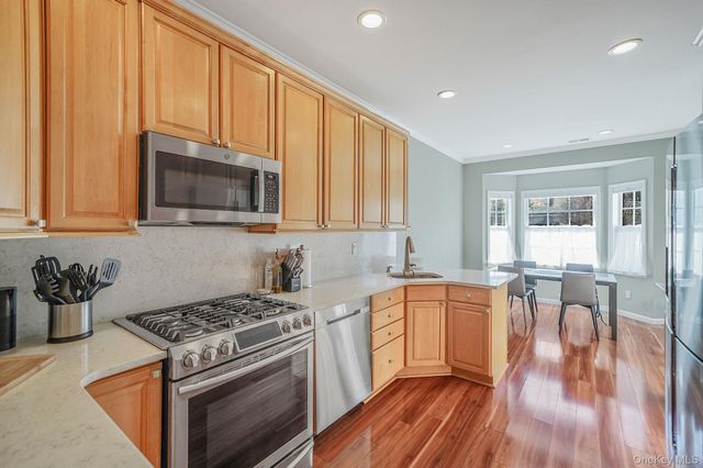 115 Willow Wood Drive, Oakdale, NY 11769