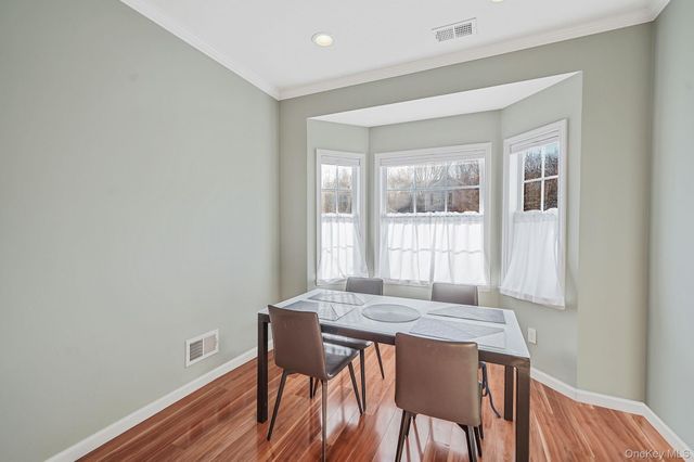 115 Willow Wood Drive, Oakdale, NY 11769