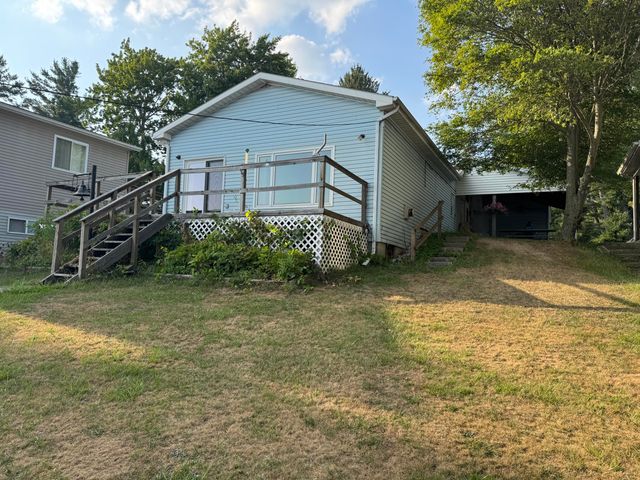 8871 Lakeview Boulevard, Rodney, MI 49342