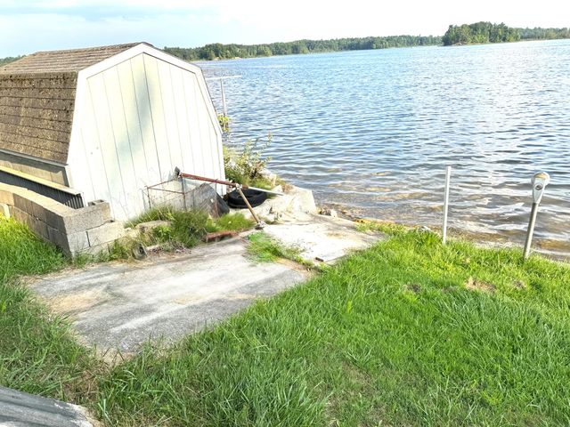 8871 Lakeview Boulevard, Rodney, MI 49342