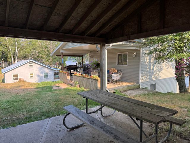 8871 Lakeview Boulevard, Rodney, MI 49342