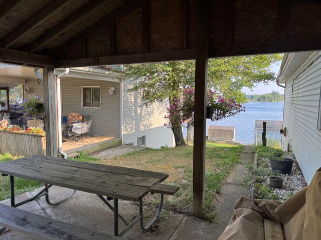 8871 Lakeview Boulevard, Rodney, MI 49342