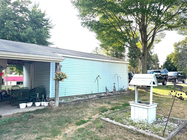 8871 Lakeview Boulevard, Rodney, MI 49342