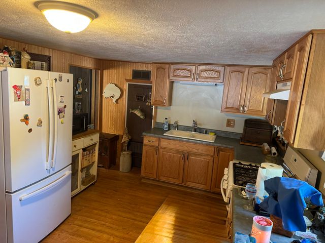 8871 Lakeview Boulevard, Rodney, MI 49342