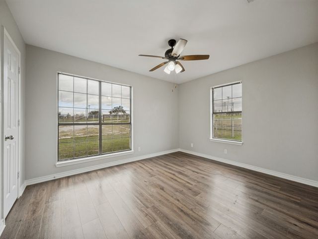 2209 Strader Road, Justin, TX 76247