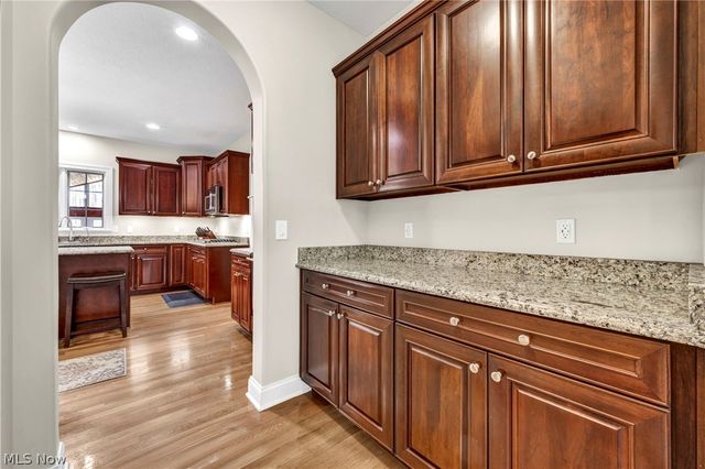 1953 Stone Ridge Drive, Hinckley, OH 44233
