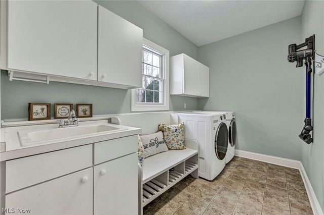 1953 Stone Ridge Drive, Hinckley, OH 44233