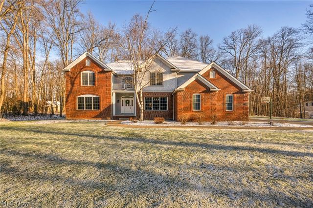 1953 Stone Ridge Drive, Hinckley, OH 44233
