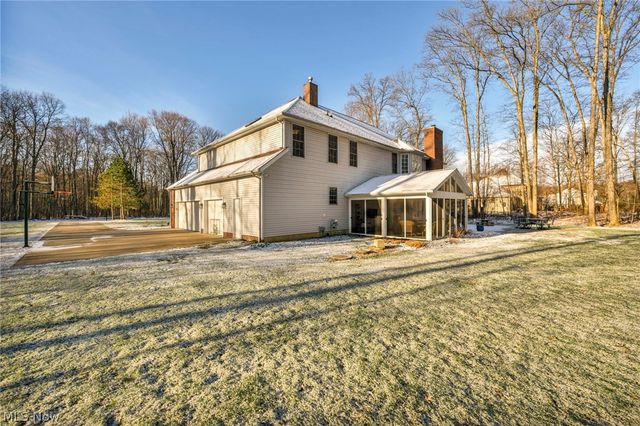 1953 Stone Ridge Drive, Hinckley, OH 44233