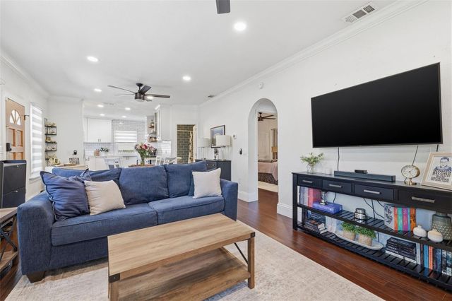 2237 14TH AVENUE N, St Petersburg, FL 33713