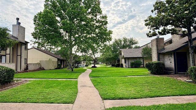 7202 S Dairy Ashford Road, Houston, TX 77072