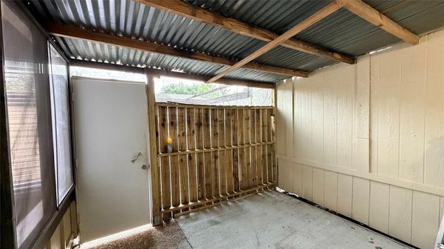 7202 S Dairy Ashford Road, Houston, TX 77072