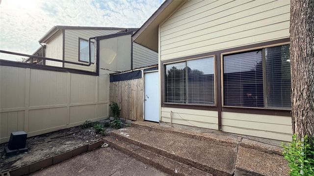 7202 S Dairy Ashford Road, Houston, TX 77072