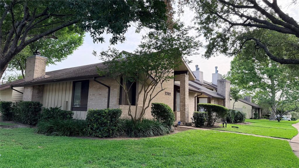 7202 S Dairy Ashford Road, Houston, TX 77072