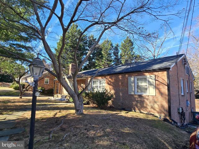 4006 N GLEBE RD N, Arlington, VA 22207